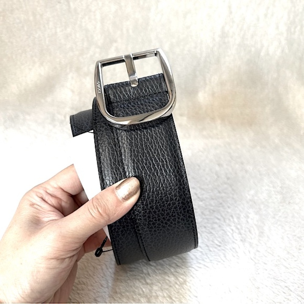 Gucci Black Leather Belt with Silver Buckle - Picture 2 of 6